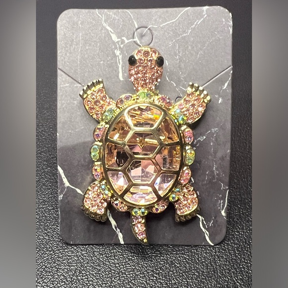 New - Pink Turtle Brooch - Picture 2 of 3